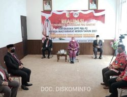 Bupati Winarti Realisasi 25 program Serahkan SPPT PBB-P2 Kepada Masyarakat Miskin