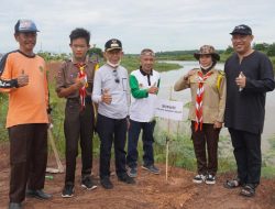 Pemkab Tubaba Bersama Kwarcab Pramuka Melakukan Penanaman Pohon di Taman Batu Las Sengok