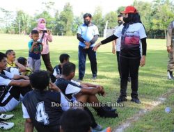 Bupati Winarti Buka Turnamen Sepakbola Bupati Cup di Lapangan Lanud Pangeran M. Bun Yamin Tulang Bawang