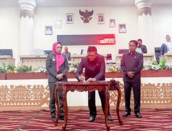 Bupati Winarti Hadiri Paripurna DPRD Kabupaten Tulang Bawang